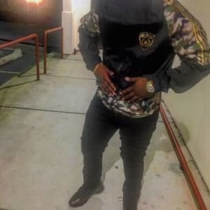 Meet your Posher, Derrick